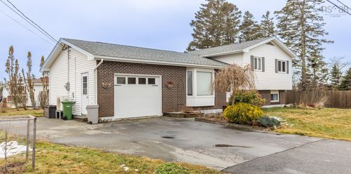 10 Sprucewood Dr, Yarmouth, NS, B5A4J9 | Card Image