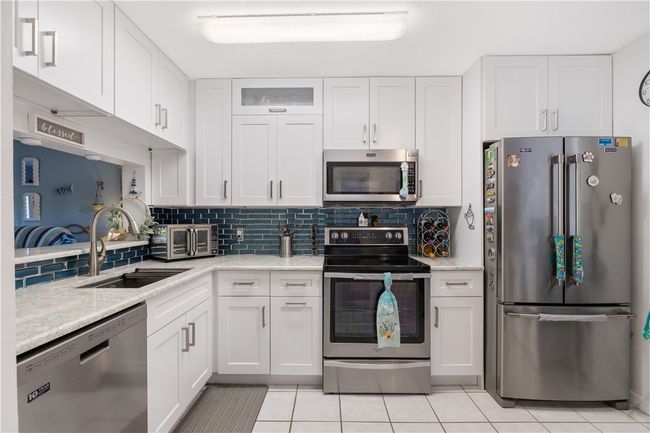 APT-1 - 5725 Pelican Pointe Dr, House attached with 2 bedrooms, 2 bathrooms and null parking in Sebastian FL | Image 13