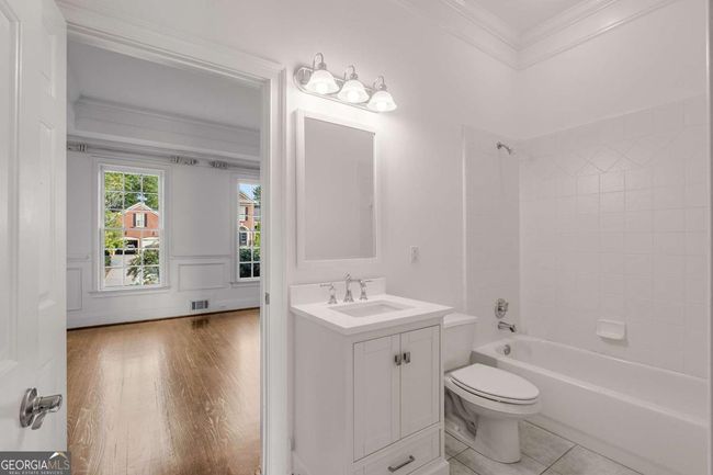 5080 Riverlake Dr, House other with 6 bedrooms, 6 bathrooms and 3 parking in Peachtree Corners GA | Image 31