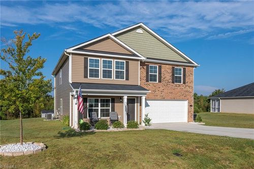 229 Rebecca Ave, Lexington, NC, 27295-9894 | Card Image