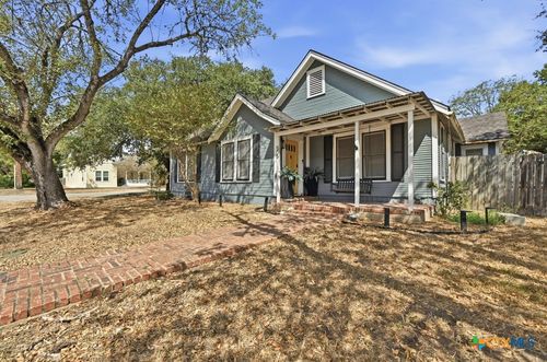 505 E Houston St, Luling, TX, 78648-3007 | Card Image
