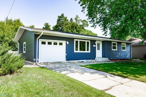 226 10 1/2 Ave W, West Fargo, ND, 58078-2622 | Card Image