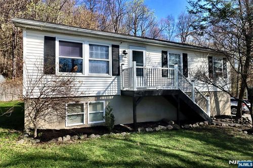 32 Panorama Dr, Sussex, NJ, 07461-4763 | Card Image