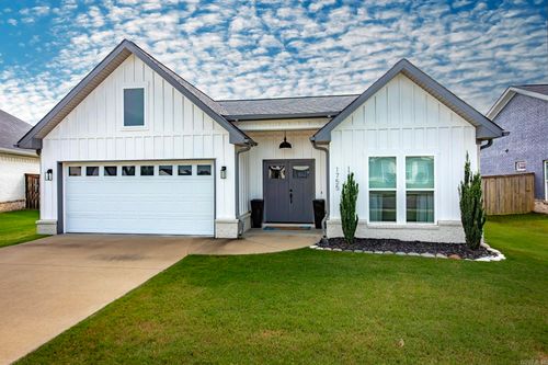 1755 Hobbiton Circle, Conway, AR, 72032 | Card Image