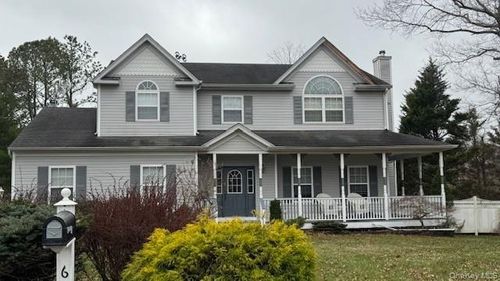 6 Donnelly Ct, Manorville, NY, 11949-1602 | Card Image