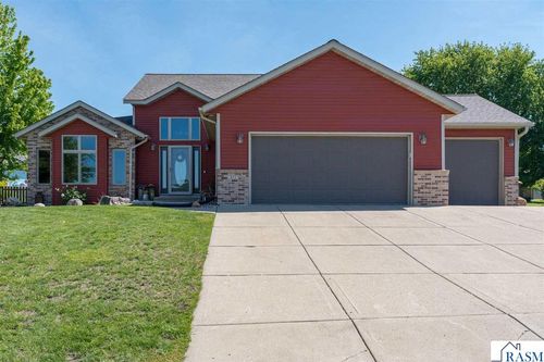 413 Thomas Drive, Eagle Lake, MN, 56024 | Card Image