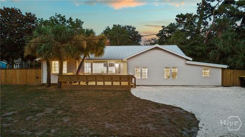 1402 6th Ave, Tybee Island, GA, 31328-8713 | Card Image