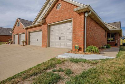 18935 Roscommon Road, Condo with 2 bedrooms, 2 bathrooms and null parking in Evansville IN | Image 2