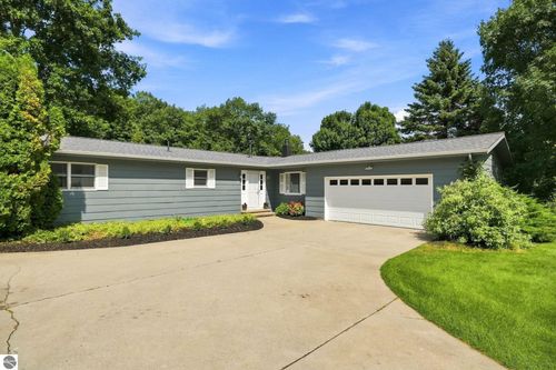 9991 E Crain Hill Rd, Traverse City, MI, 49684-9560 | Card Image