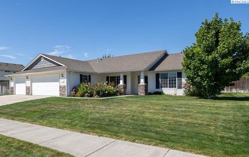 9713 Coronado Dr, Pasco, WA, 99301-8031 | Card Image
