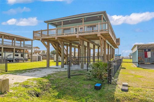 865 Kahla Dr, Crystal Beach, TX, 77650 | Card Image