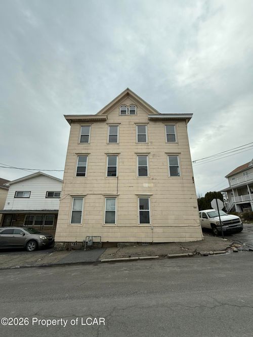 538 Carson St, Hazleton, PA, 18201-5206 | Card Image