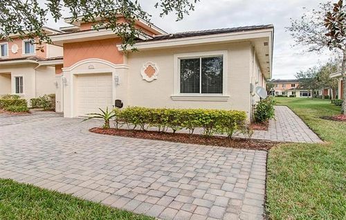 828 Langrove Ave, Vero Beach, FL, 32962-4204 | Card Image