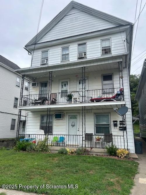 1055 Carmalt St, Scranton, PA, 18519-1201 | Card Image