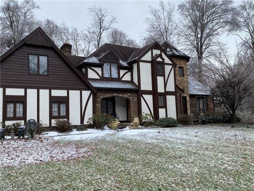 9466 Beryl St Nw, Massillon, OH, 44646-9364 | Card Image