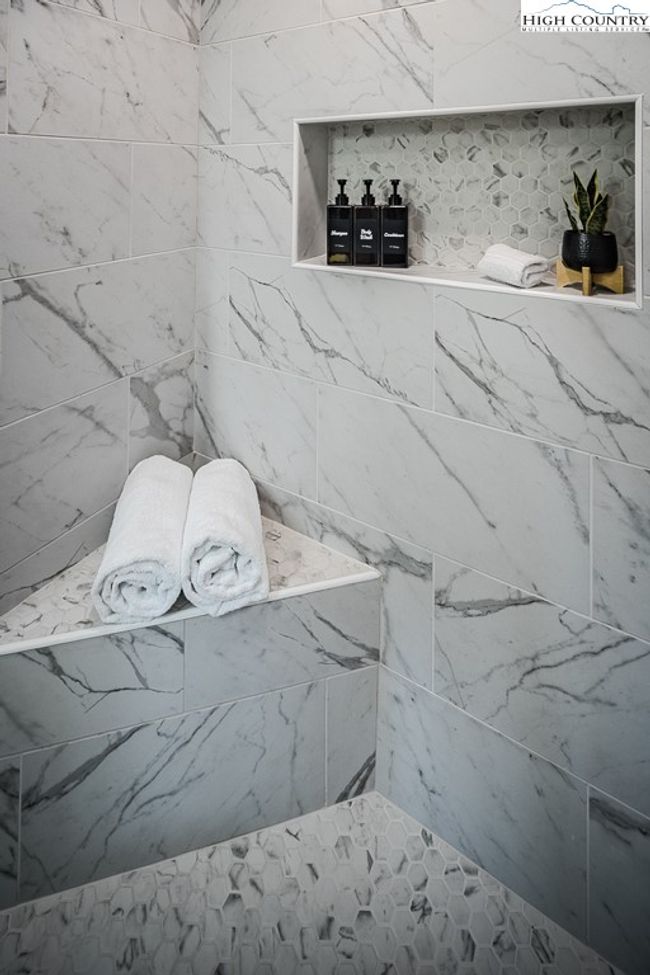 Master Bathroom | Image 19