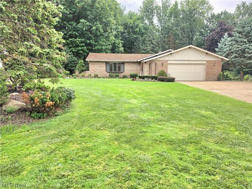 2131 Ridgebury Dr, Painesville, OH, 44077-1573 | Card Image