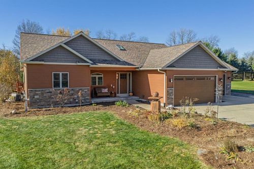 5615 Granite Ln, Baraboo, WI, 53913 | Card Image