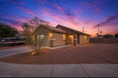 2045 Garnet Gable Ave, Las Vegas, NV, 89106-1818 | Card Image