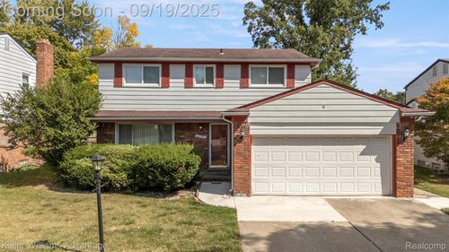 27156 Aberdeen St, Southfield, MI, 48076-5121 | Card Image