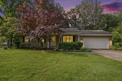 3720 Chamberlain Rd, Buchanan, MI, 49107-9457 | Card Image