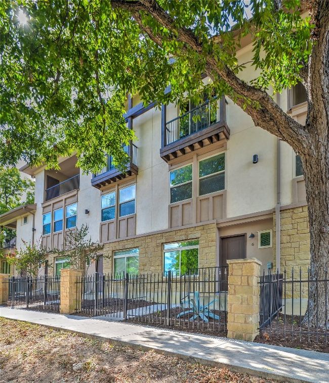 12 - 501 W 30 Th St, Townhouse with 3 bedrooms, 3 bathrooms and 24 parking in Austin TX | Image 4