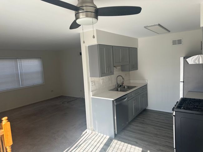547 Vail Ct, Townhouse with 3 bedrooms, 1 bathrooms and 1 parking in Wheeling IL | Image 8