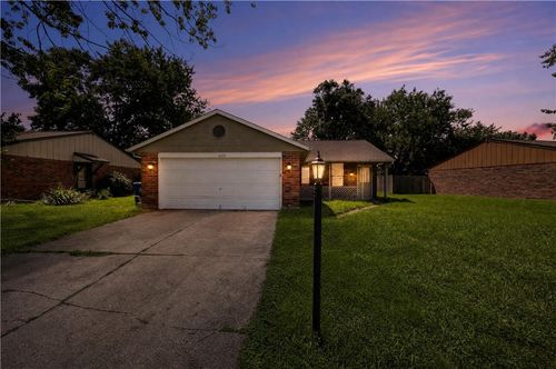 8377 Schoolgate Drive, Huber Heights, OH, 45424 | Card Image
