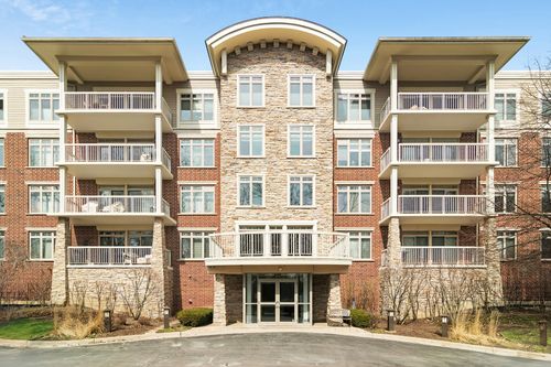 202-425 Benjamin Dr, Vernon Hills, IL, 60061-1583 | Card Image