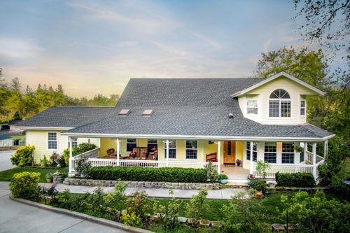 13922 Auburn Road, Grass Valley, CA, 95949 | Card Image