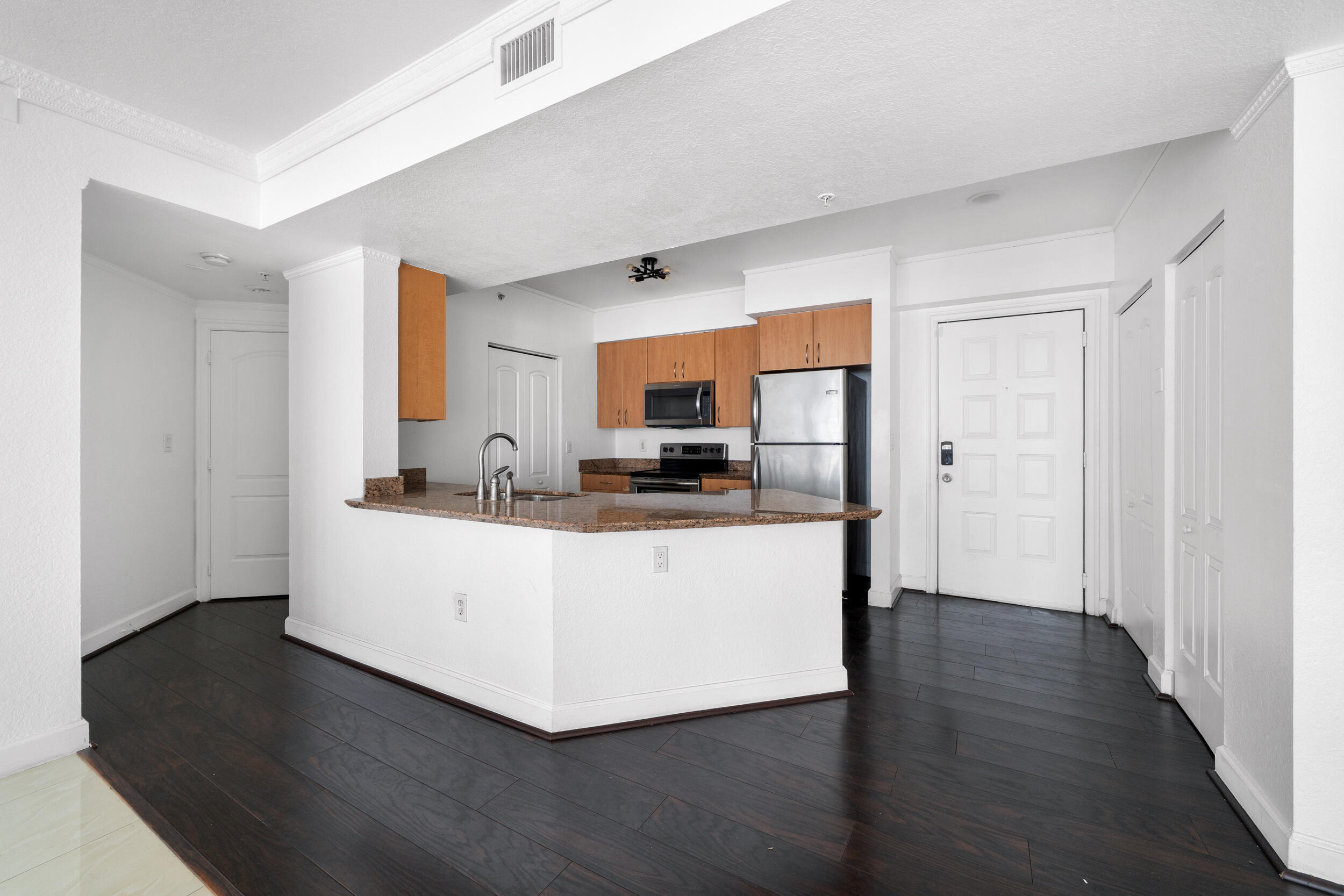 Residential Lease in Hollywood 2