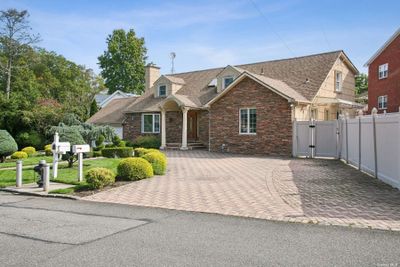 198-05 Epsom Course, House other with 5 bedrooms, 3 bathrooms and null parking in Holliswood NY | Image 3