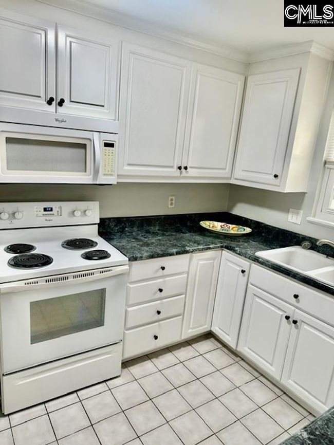 3600 Chateau Dr, Condo with 2 bedrooms, 2 bathrooms and null parking in Columbia SC | Image 9