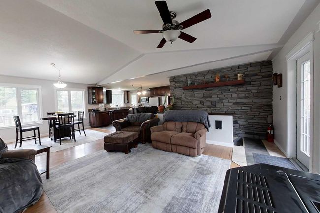 260051 Otter Creek, House other with 3 bedrooms, 2 bathrooms and null parking in Smith AB | Image 12