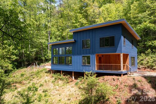 83 Mount Airy Rd, Marshall, NC, 28753-3530 | Card Image