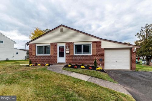 176 Westbury Dr, Warminster, PA, 18974-3930 | Card Image