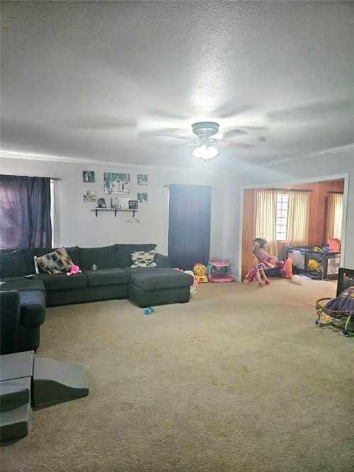 921 E Walnut St, Altus, OK, 73521-5640 | Card Image