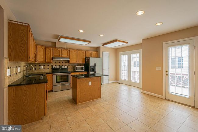 3916 Maximilian Ct, Townhouse with 3 bedrooms, 2 bathrooms and null parking in FAIRFAX VA | Image 11