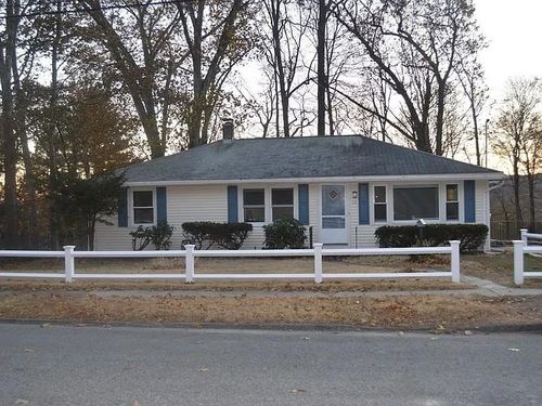 2-13 Columbine Rd, Worcester, MA, 01609-1011 | Card Image