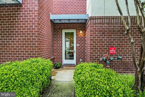 apt-104c-1811 14th St N, ARLINGTON, VA, 22209-2888 | Card Image