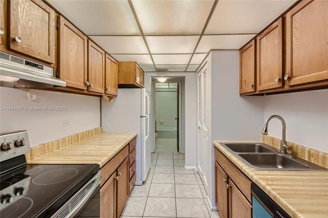 APT-2L - 3760 Inverrary Dr, Condo with 2 bedrooms, 2 bathrooms and null parking in LAUDERHILL FL | Image 6
