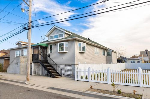 440 Beach 46th St, Far Rockaway, NY, 11691-1114 | Card Image