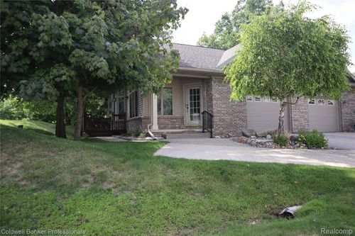 1-13368 Julie Anne Ct, Fenton, MI, 48430-3009 | Card Image