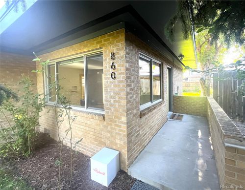 860 Dahlia St, Denver, CO, 80220-4211 | Card Image