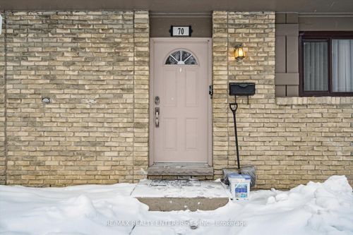 70-105 Hansen Road N, Brampton, ON, L6V3C9 | Card Image