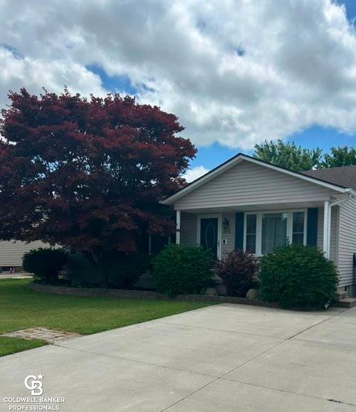 675 Applegate Dr, Marysville, MI, 48040-1590 | Card Image