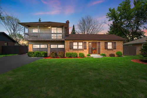 16w340 94th Pl, Burr Ridge, IL, 60527-6806 | Card Image