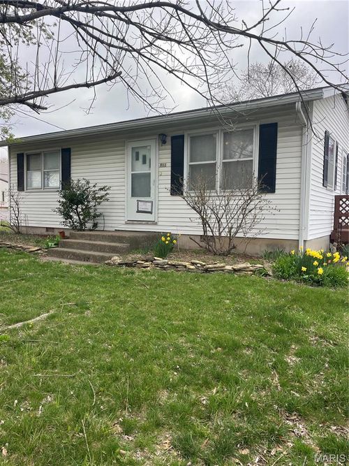 811 S Court St, Bowling Green, MO, 63334-2407 | Card Image