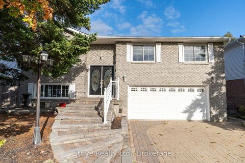 upper-23 Cherry Blossom Cres, Courtice, ON, L1E1G9 | Card Image