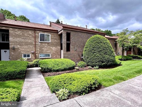 15 Campbell Pl, CAMP HILL, PA, 17011-2530 | Card Image
